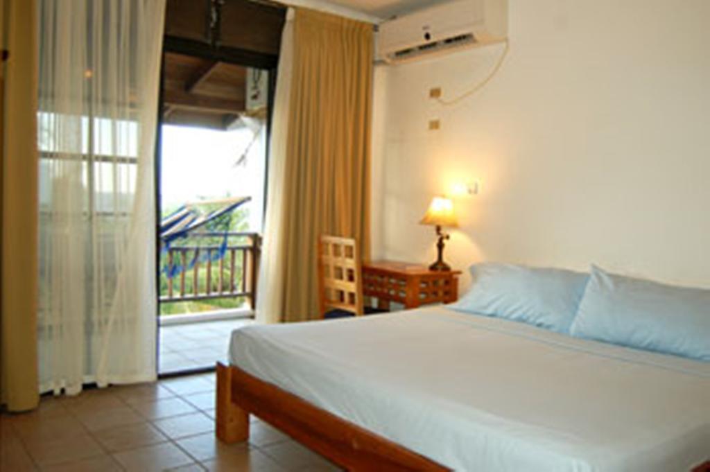 Hotel Y Restaurante Cesar Mariscos Tela Zimmer foto